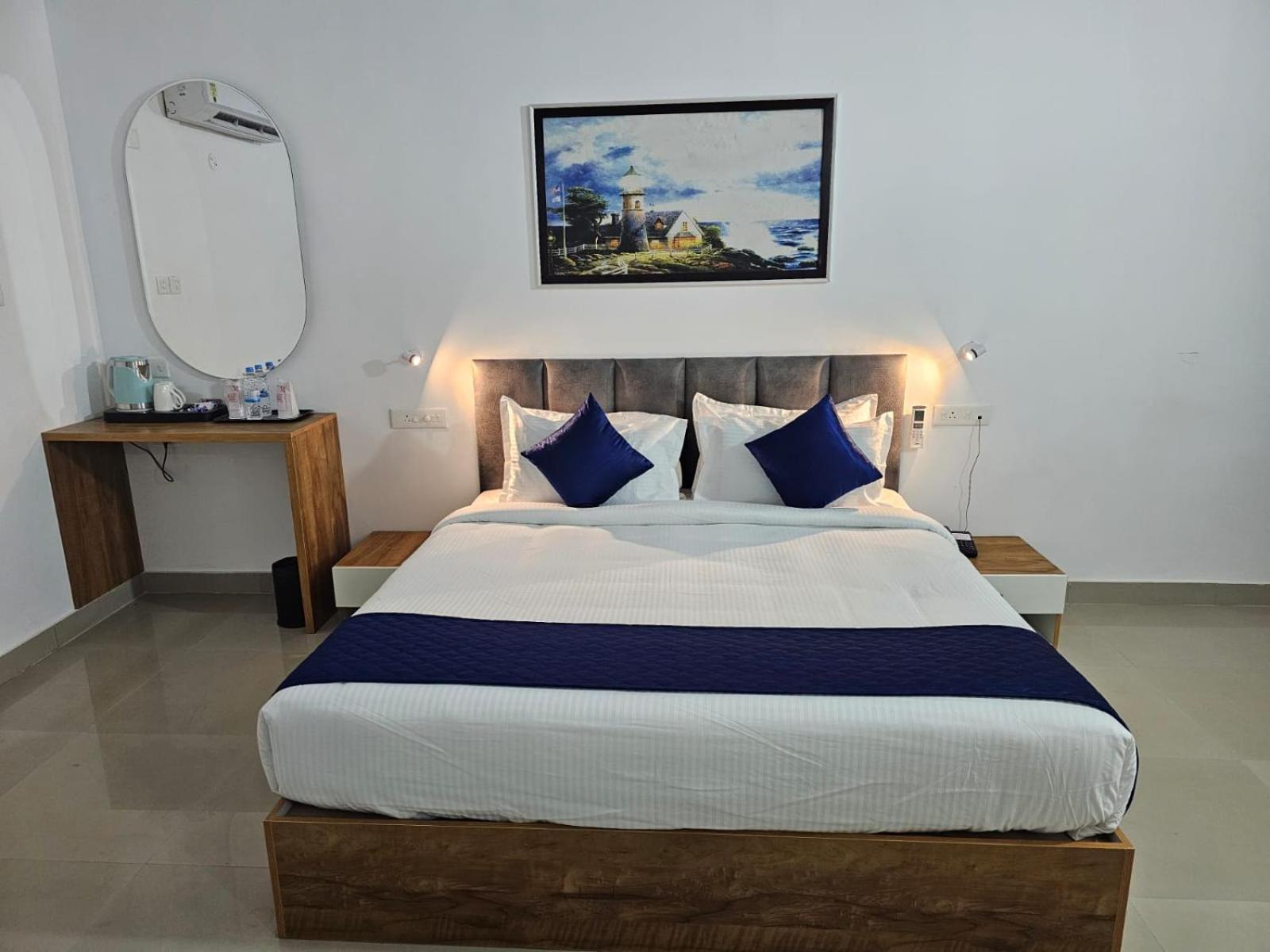 Pearl Residency Hotel Ayoor Exterior photo